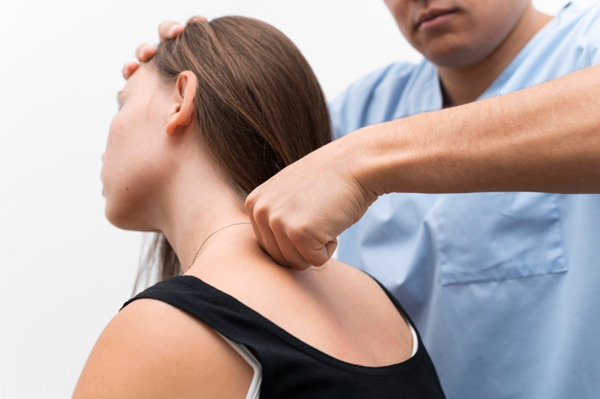 Best Physiotherapy for neck Pain in Delhi