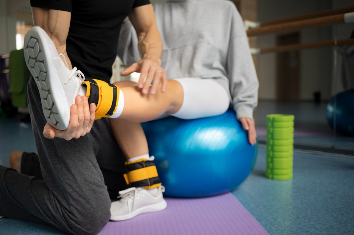 Knee Pain Physiotherapy in Delhi