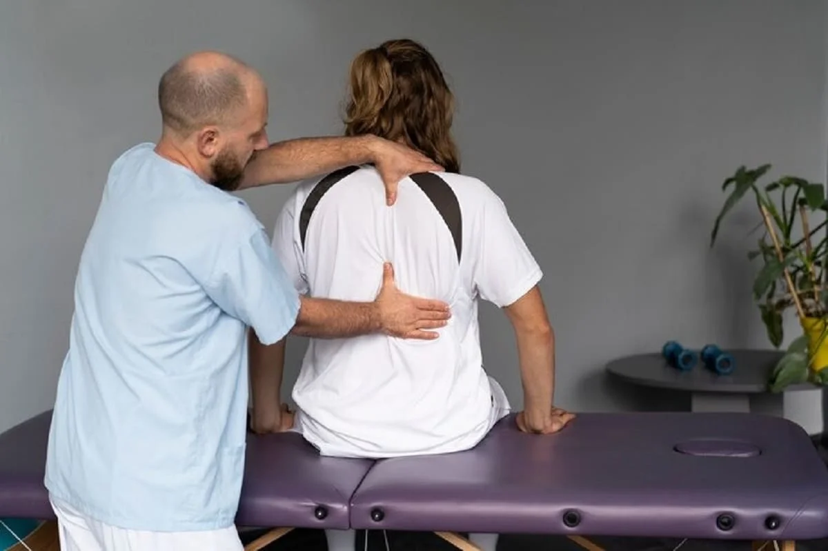 Back pain physiotherapy in Shalimar Bagh